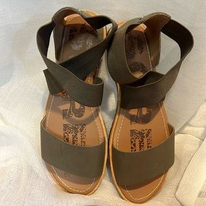 Sorel New women’s Ankle strap sandals size 7